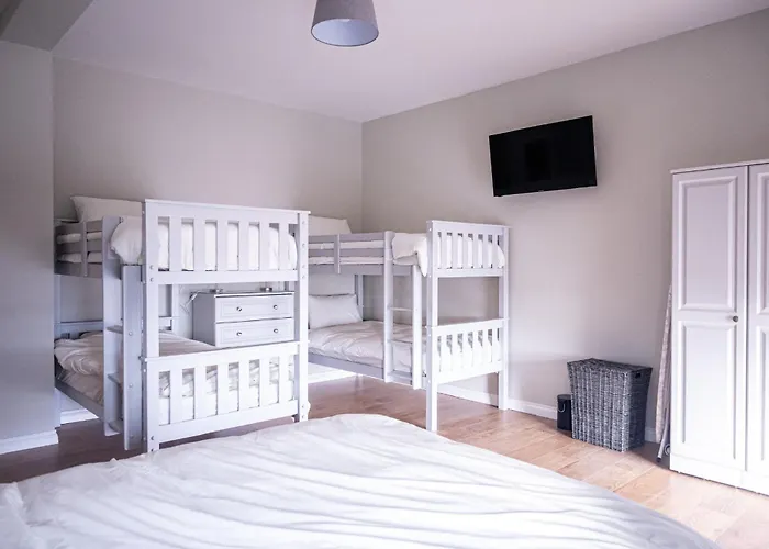 Avondale House Bed & Breakfast *